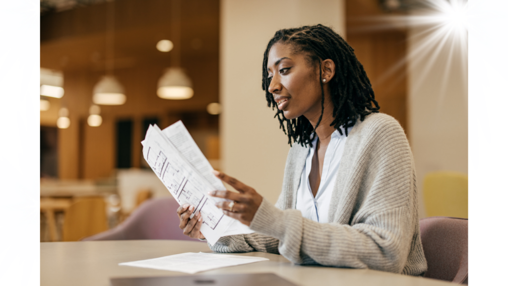 日本語教師養成講座の資料請求を検討する様子