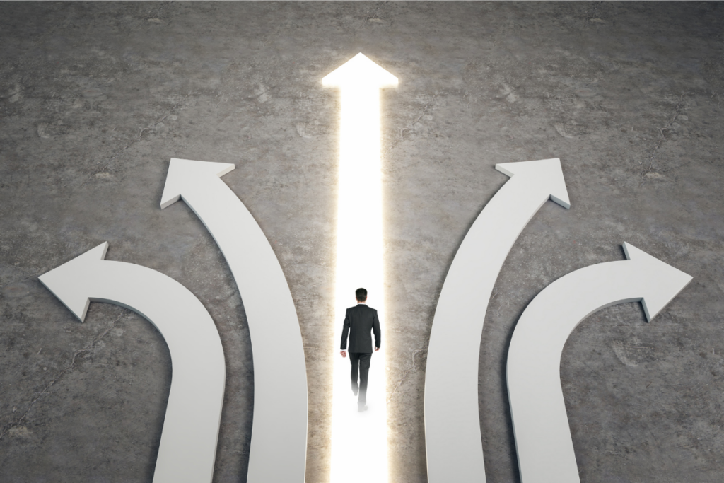 教員退職後も複数の働き方を選べることを象徴する分岐路の風景